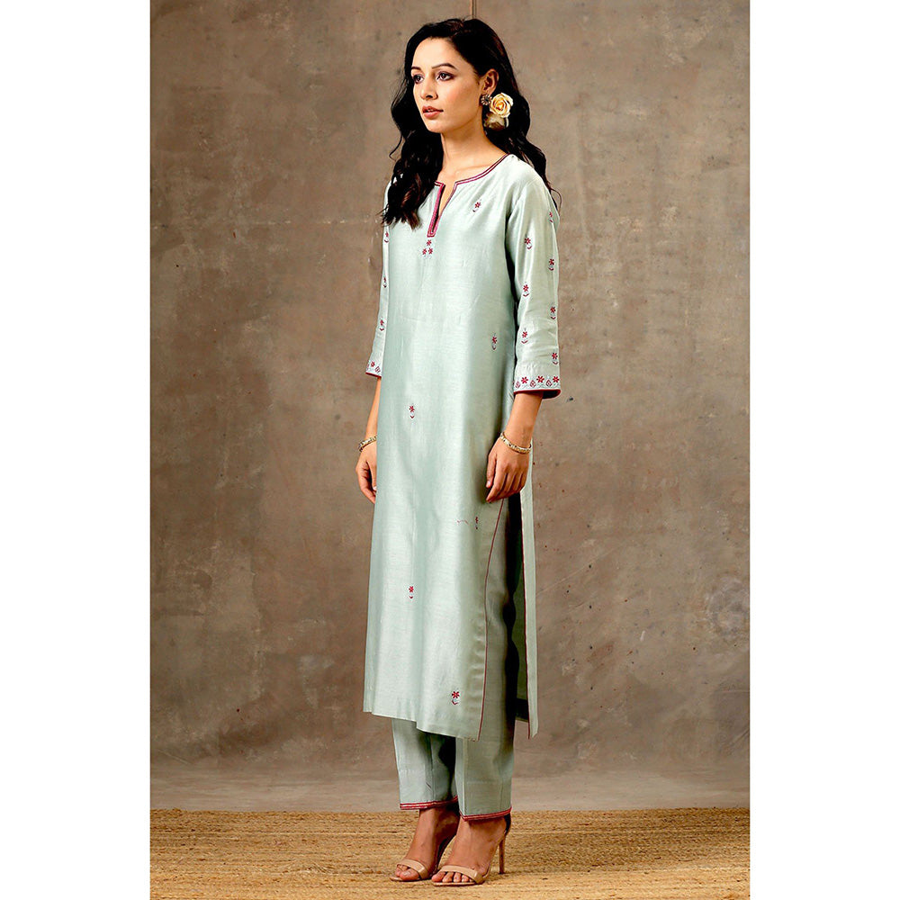 Bbaawri Sage Green Pink Hand Embroidered Chanderi Silk Kurta with Pant & Dupatta (Set of 3)