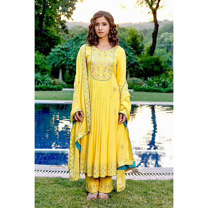 Bbaawri Yellow Georgette Kali Gota Patti Hand Embroidery Kurta with Pant & Dupatta (Set of 3)
