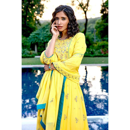 Bbaawri Yellow Georgette Kali Gota Patti Hand Embroidery Kurta with Pant & Dupatta (Set of 3)