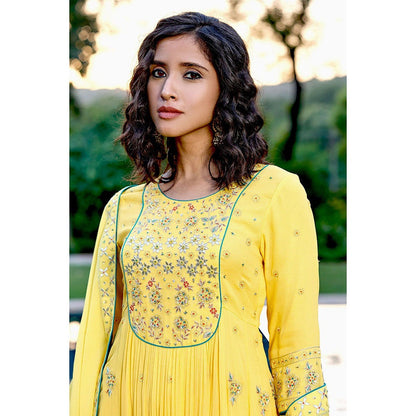 Bbaawri Yellow Georgette Kali Gota Patti Hand Embroidery Kurta with Pant & Dupatta (Set of 3)