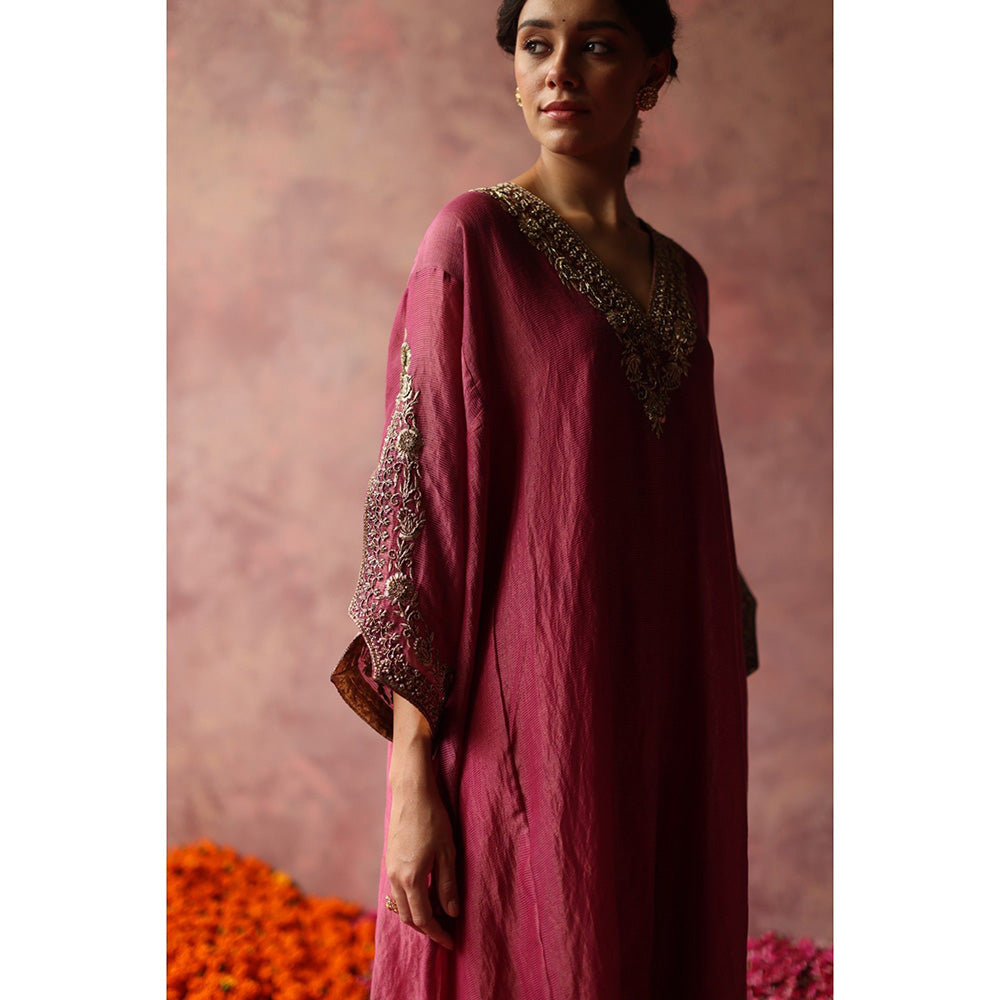 Begum Pret Heer Pink Phiran Kurta (Set of 3)
