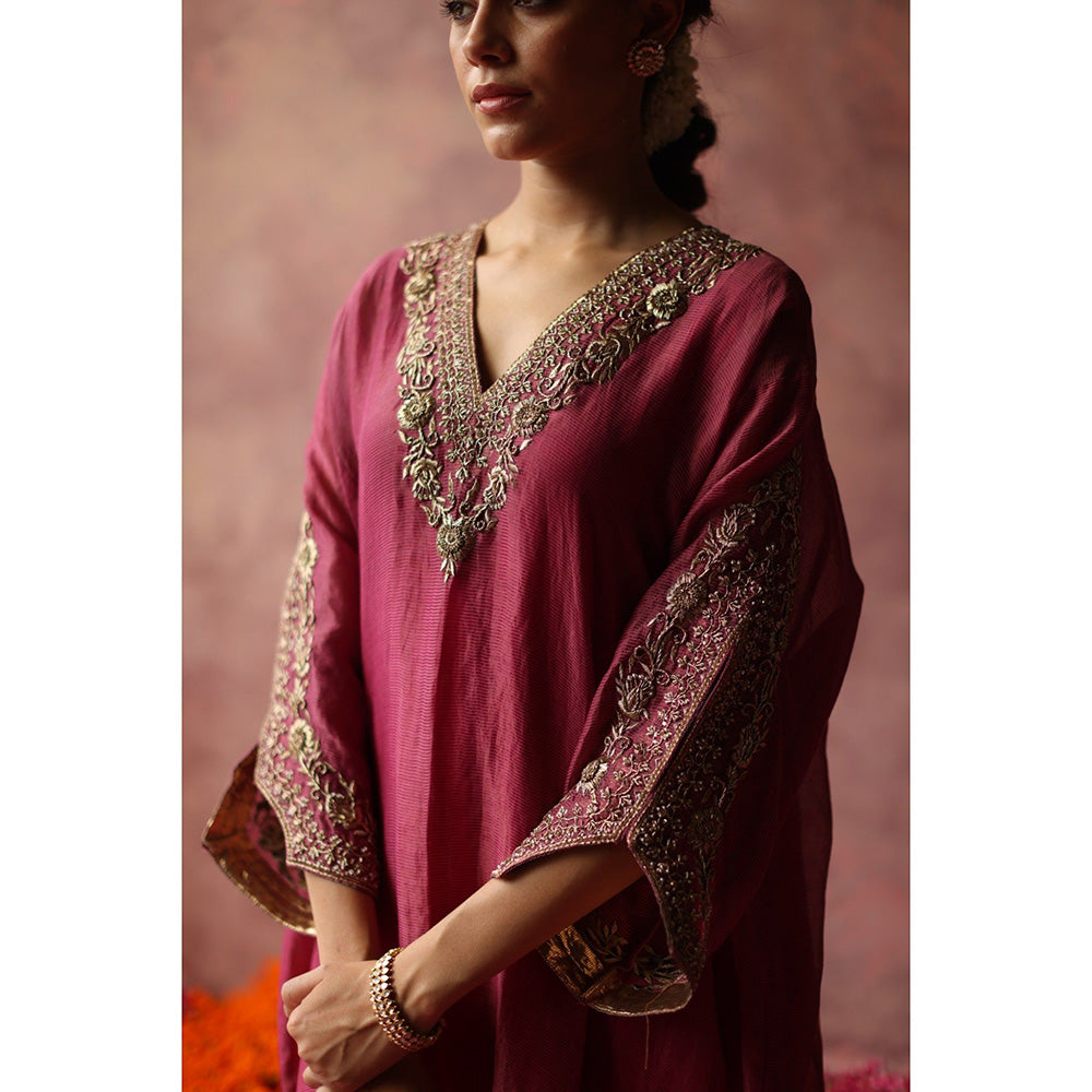 Begum Pret Heer Pink Phiran Kurta (Set of 3)