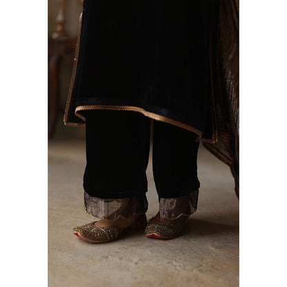 Begum Pret Faiz Midnight Blue Kurta with Pant and Dupatta (Set of 3)