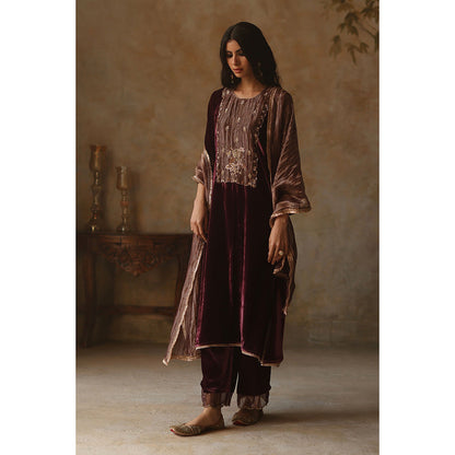 Begum Pret Faiz Garnet Wine Kurta with Pant and Dupatta (Set of 3)