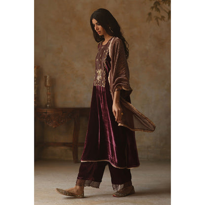 Begum Pret Faiz Garnet Wine Kurta with Pant and Dupatta (Set of 3)