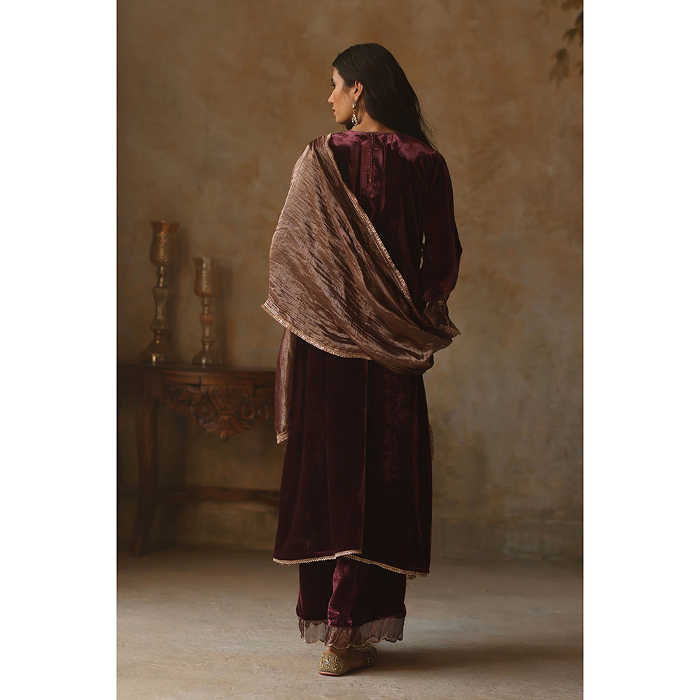 Begum Pret Faiz Garnet Wine Kurta with Pant and Dupatta (Set of 3)