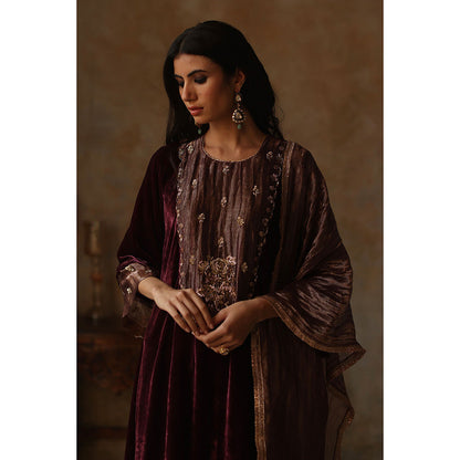 Begum Pret Faiz Garnet Wine Kurta with Pant and Dupatta (Set of 3)