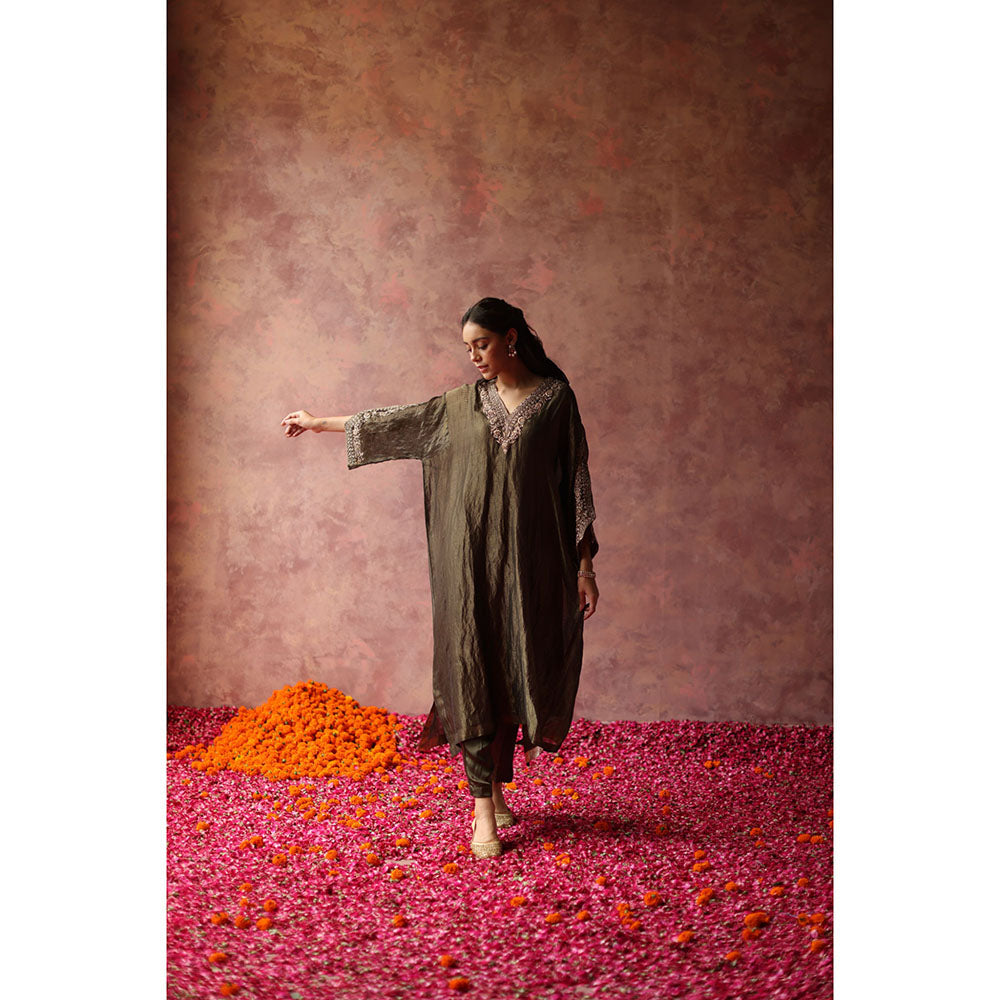 Begum Pret HEER Phiran Olive Kurta with Pant (Set of 2)