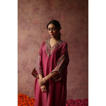 Begum Pret HEER Phiran Pink Kurta with Pant (Set of 2)