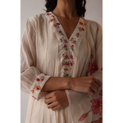 Begum Pret Ivory Nargis Kurta with Pant with slip and Dupatta (Set of 4)