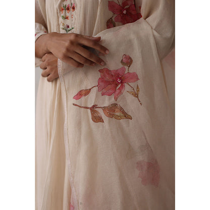 Begum Pret Ivory Nargis Kurta with Pant with slip and Dupatta (Set of 4)