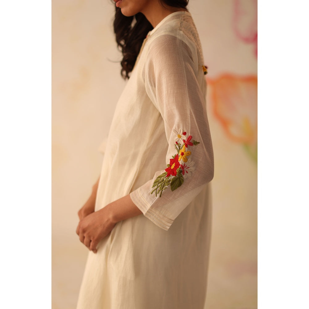 Begum Pret White Aqsa Kurta with Pant and slip (Set of 3)