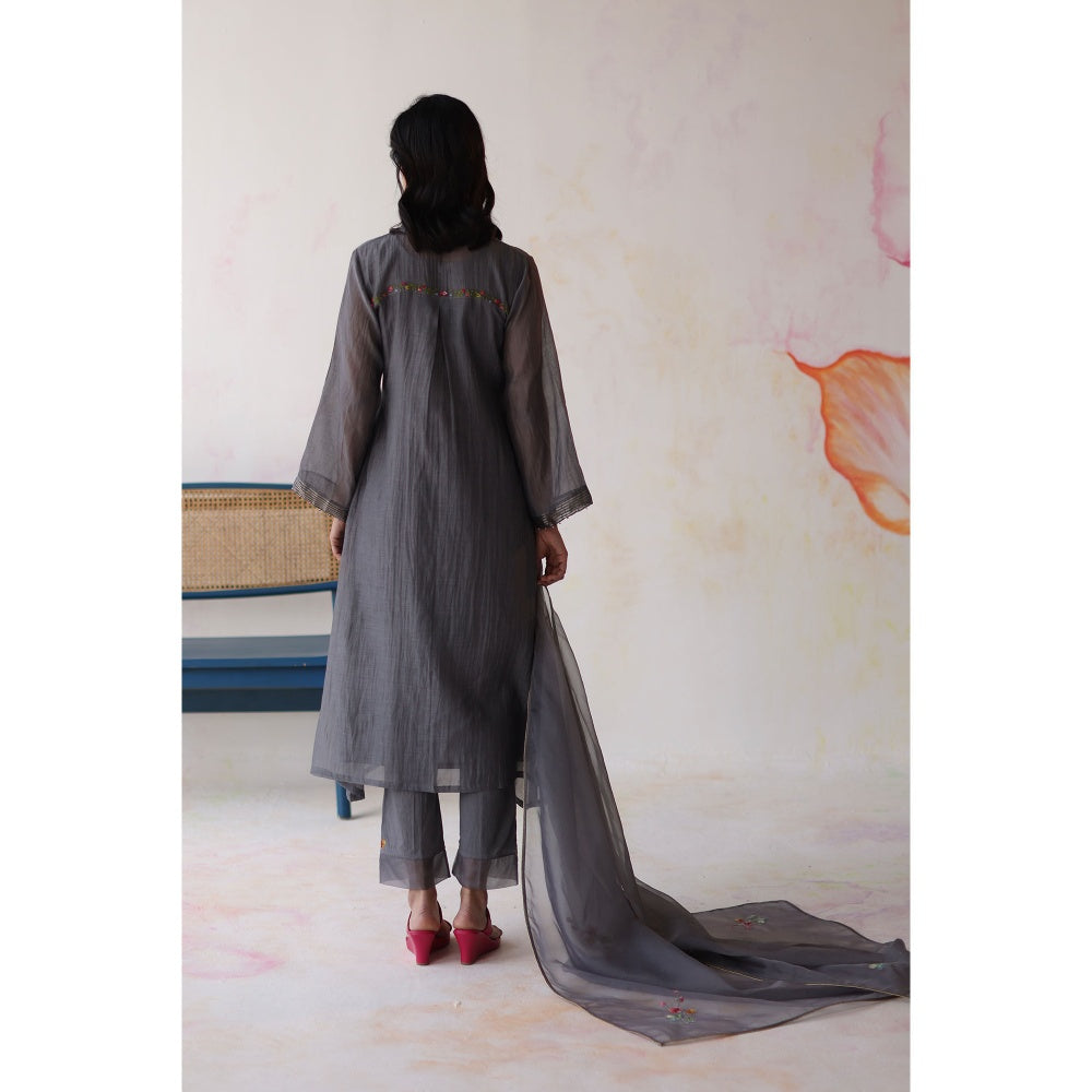 Begum Pret Grey Nishat Kurta with Pant with slip and Dupatta (Set of 4)