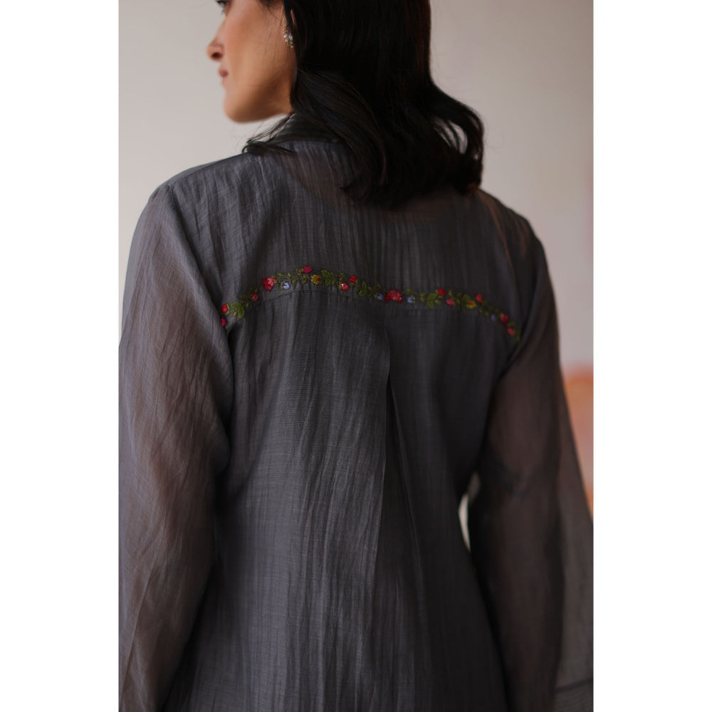 Begum Pret Grey Nishat Kurta with Pant with slip and Dupatta (Set of 4)