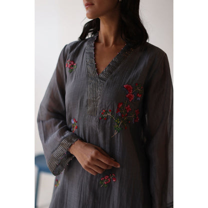 Begum Pret Grey Nishat Kurta with Pant with slip and Dupatta (Set of 4)
