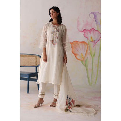 Begum Pret White Mogra Kurta with Pant with slip and Dupatta (Set of 4)