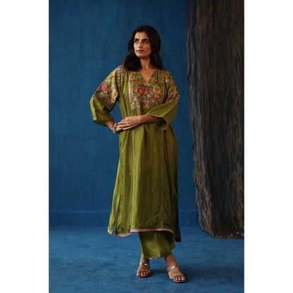 Begum Pret Green Shikanji Phiran Kurta with Pant (Set of 2)