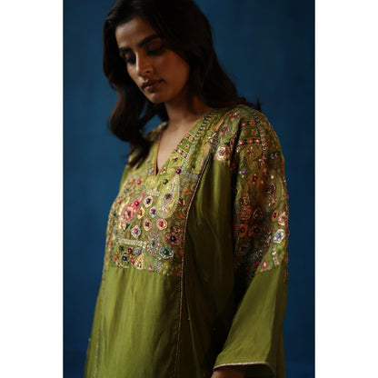 Begum Pret Green Shikanji Phiran Kurta with Pant (Set of 2)