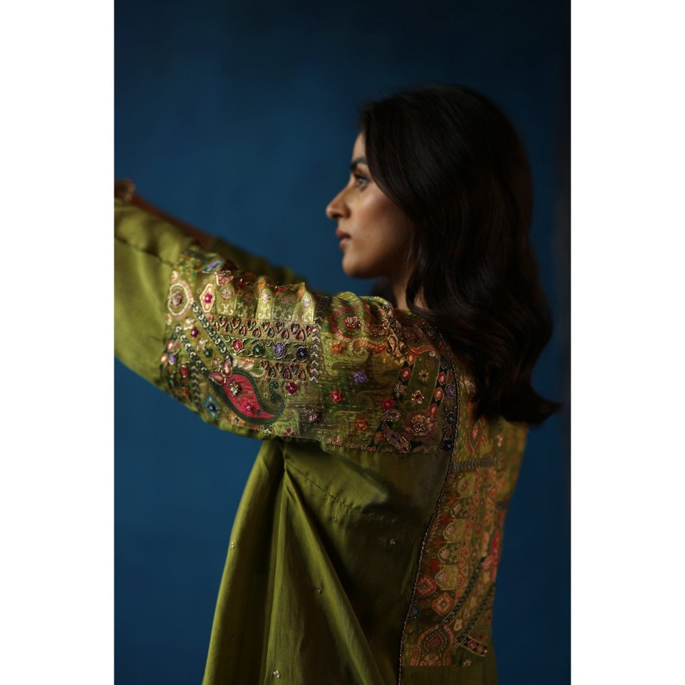 Begum Pret Green Shikanji Phiran Kurta with Pant (Set of 2)