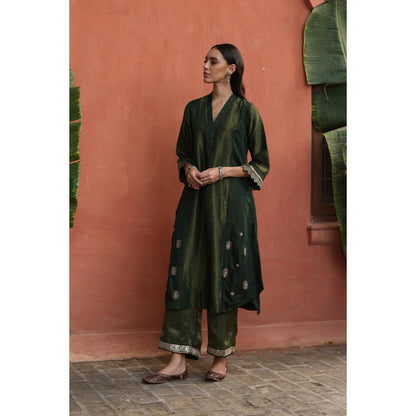 Begum Pret Green Tara Kurta with Pant and Dupatta (Set of 3)