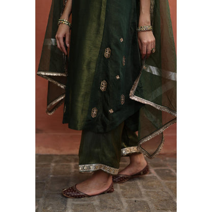 Begum Pret Green Tara Kurta with Pant and Dupatta (Set of 3)