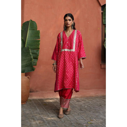 Begum Pret Pink Faris Phiran Kurta with Pant (Set of 2)