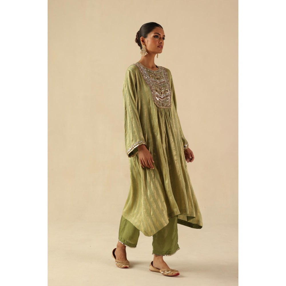 Begum Pret Green Naksh Kurta with Pant and Dupatta
