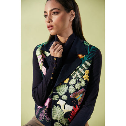 BETRUE Black Amazon Waistcoat with Wild Forest Embroidery