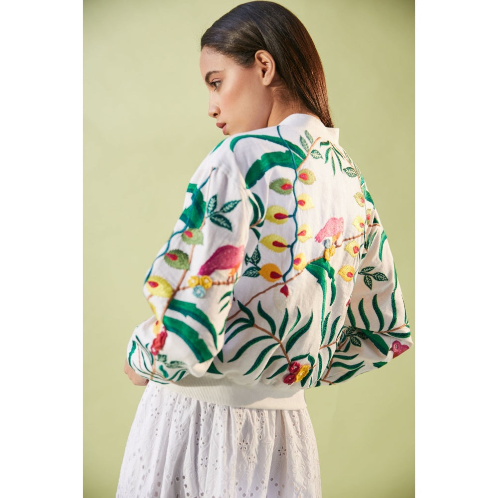 BETRUE Bali White Bomber Jacket