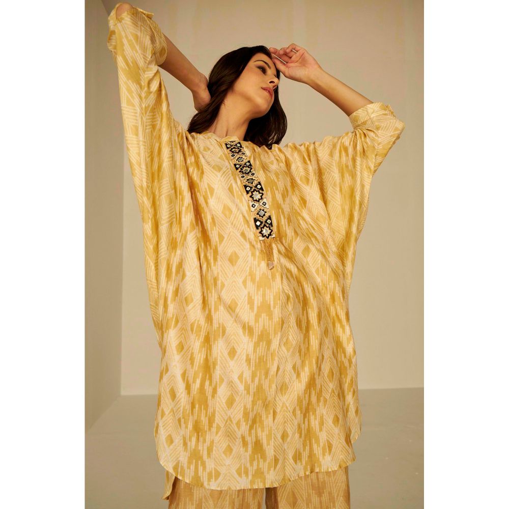 BETRUE Bat Sleeves Embroidered Shibori Shirt and Pant Set (Set of 2)