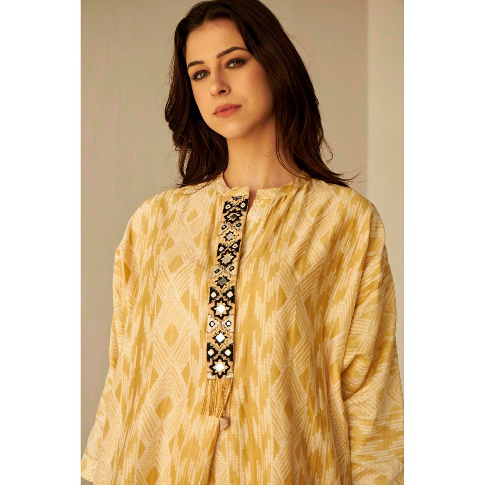 BETRUE Bat Sleeves Embroidered Shibori Shirt and Pant Set (Set of 2)