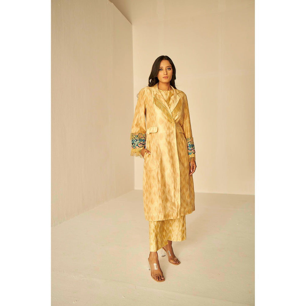 BETRUE Beige Gold- The Rehmat Trench