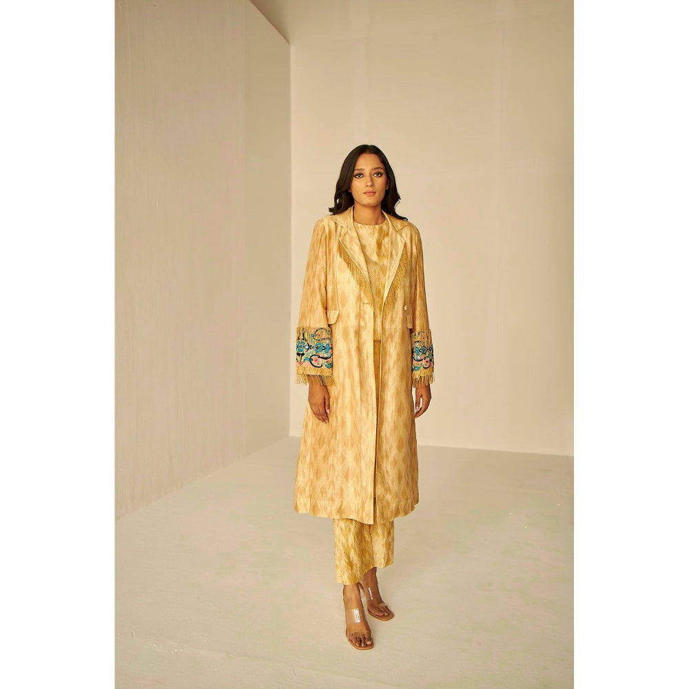 BETRUE Beige Gold- The Rehmat Trench