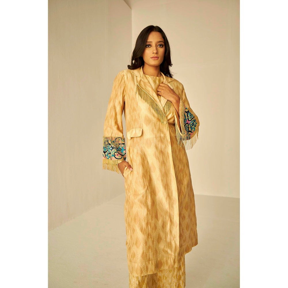 BETRUE Beige Gold- The Rehmat Trench