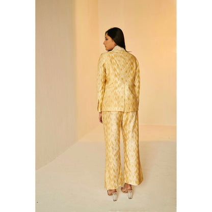 BETRUE Classic Blazer and Pants Set In Golden Shibori (Set of 2)