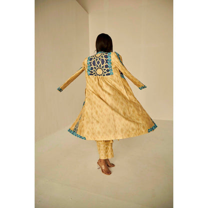 BETRUE The Window Trench, Kurta and Pant Set (Set of 3)