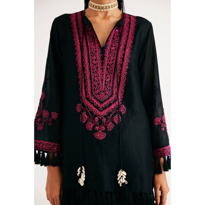 Betrue Black Silk Chanderi Embroidered Kurti