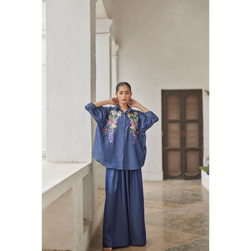 BETRUE Denim Bouquet Embroidered Shirt