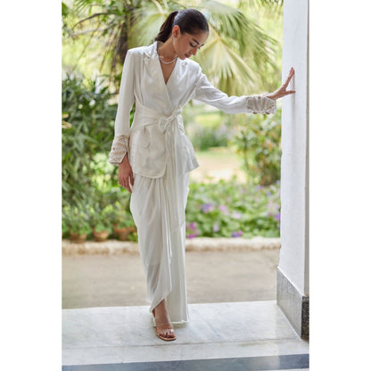 BETRUE White Camellia Silk Drape Skirt