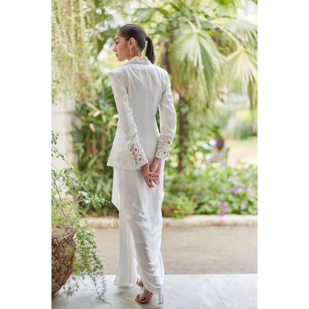 BETRUE White Camellia Silk Drape Skirt