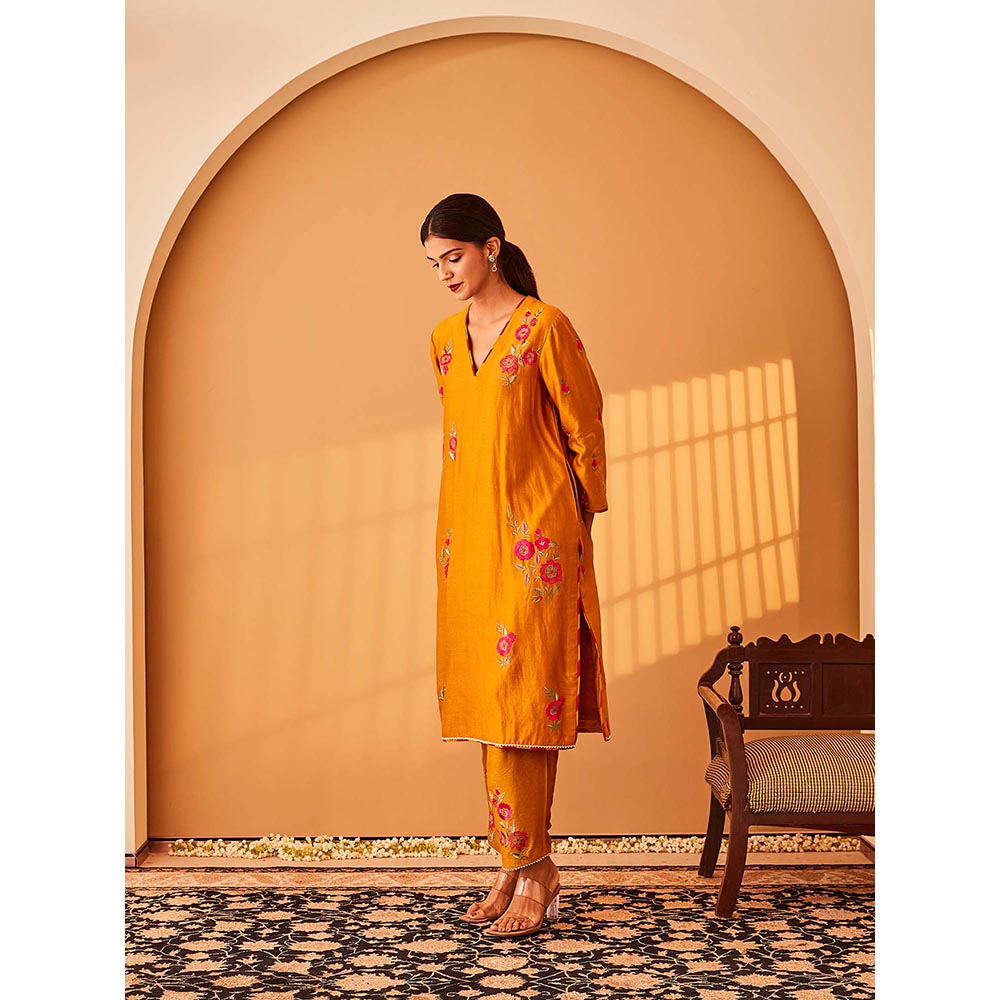 Bo Tree Yellow Sunera Kurta with Pant and Dupatta (Set of 3)