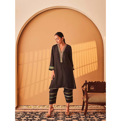 Bo Tree Black Naaz-E-Jahan Kurta with Pant and Dupatta (Set of 3)