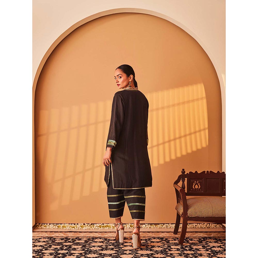 Bo Tree Black Naaz-E-Jahan Kurta with Pant and Dupatta (Set of 3)