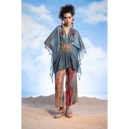 CAPISVIRLEO Embroidered Block Kaftan & Pants with Inner (Set of 3)