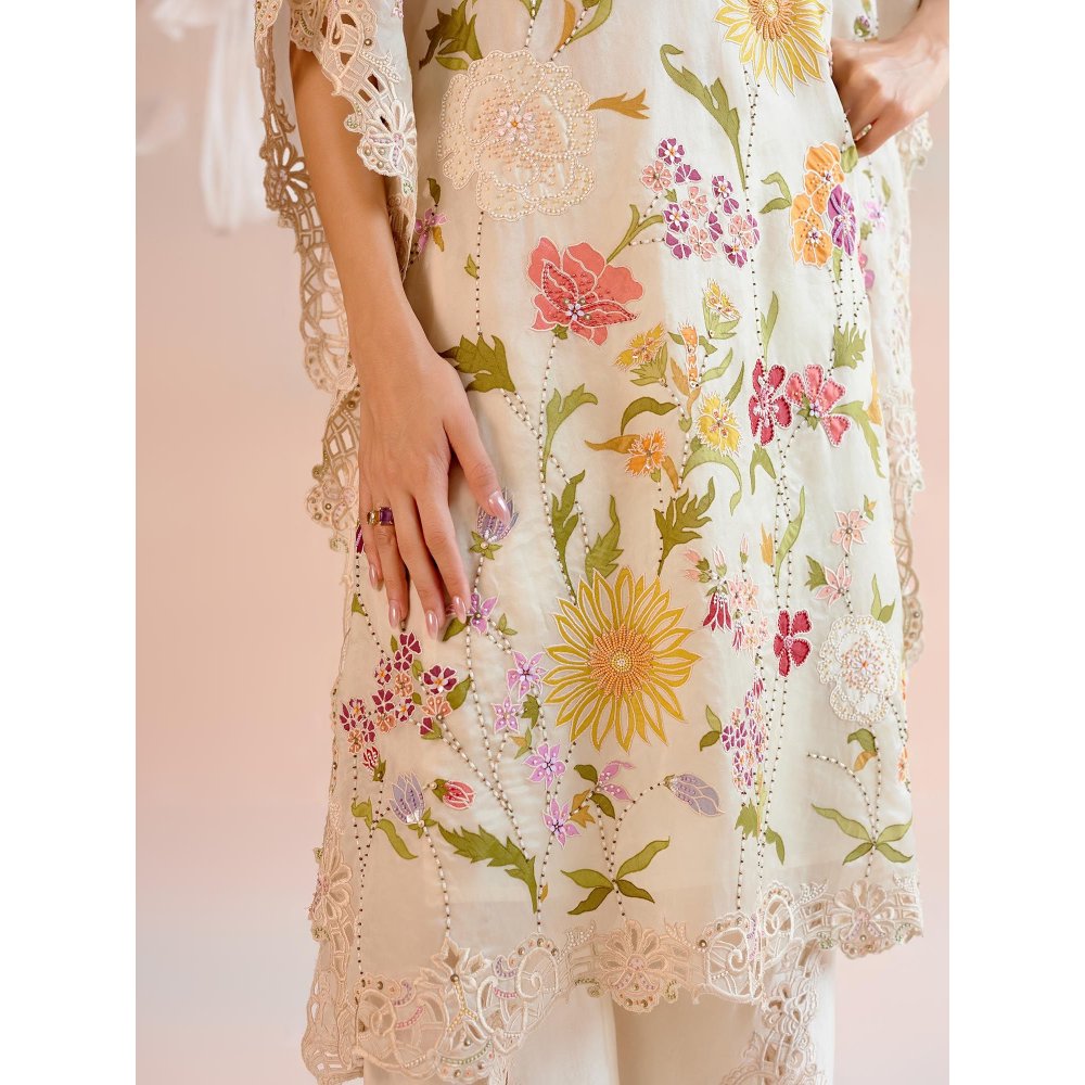 CHANDRIMA Ivory Floral Applique and Beadwork Kaftan