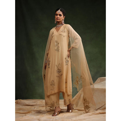 CHARU MAKKAR Cream Gingeralla Kurta with Pant and Dupatta (Set of 3)