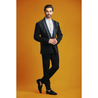 CHAR CHAAND Obsidian Opulence Intricate Beadwork Tuxedo with Pant (Set of 2)