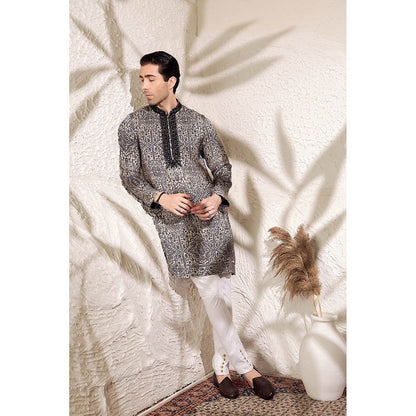 CHAR CHAAND Black Naqshdar Threadwork Kurta