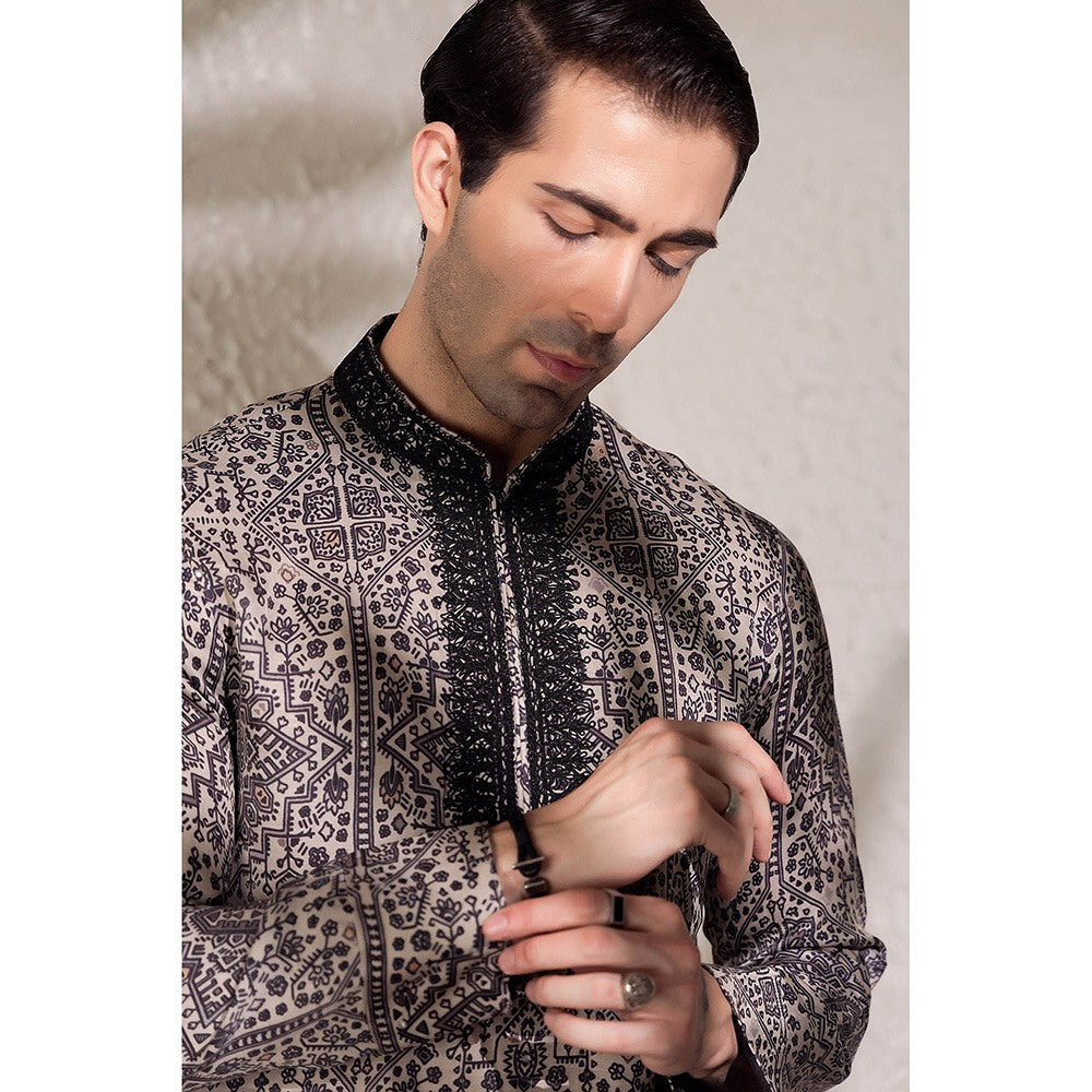 CHAR CHAAND Black Naqshdar Threadwork Kurta