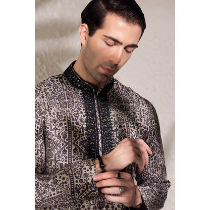 CHAR CHAAND Black Naqshdar Threadwork Kurta